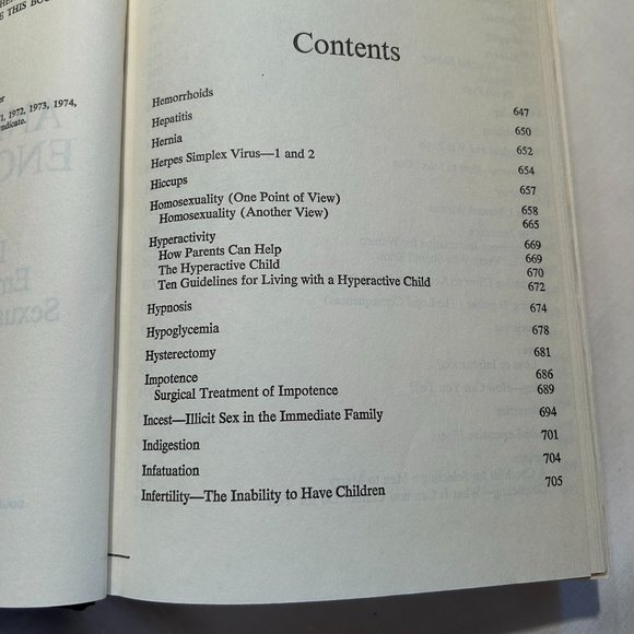 ANN LANDERS Encyclopedia A to Z - Volume II - Picture 8 of 8